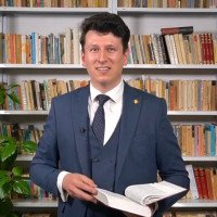 author Andrei Guțu